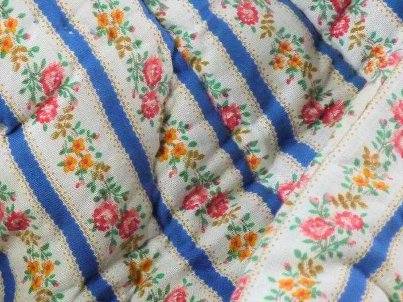 Quilt ~ French Boutis Floral Stripes