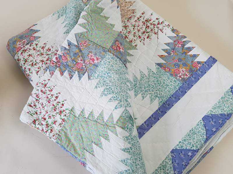 Quilt ~ Patchwork Floral