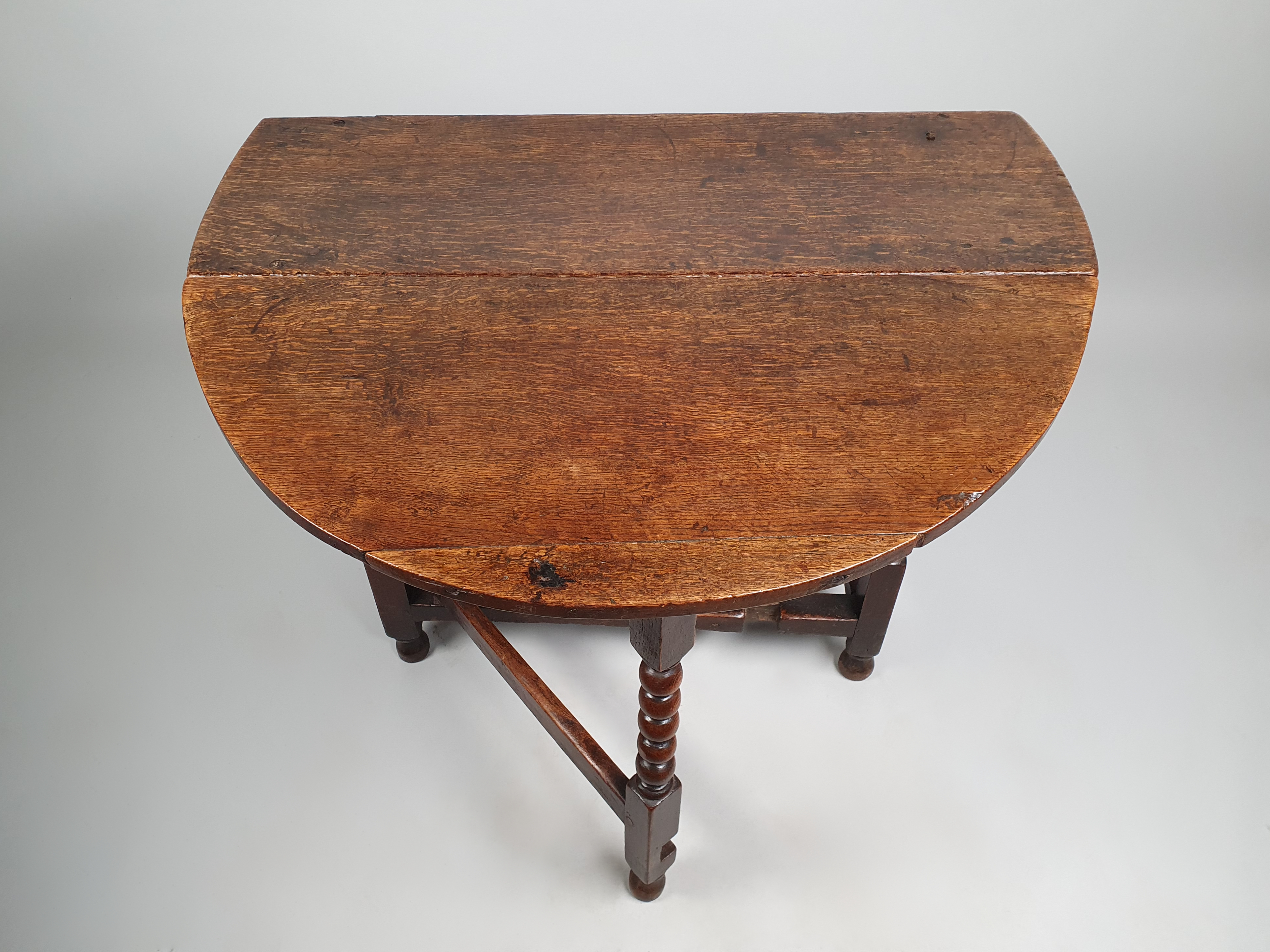 antique oak Table one leaf up