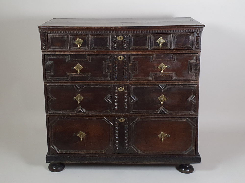 18th century oak Chest of Drawers with a geometric design