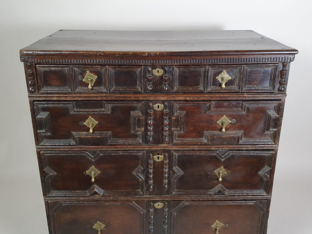 18th century oak Chest of Drawers with a geometric design