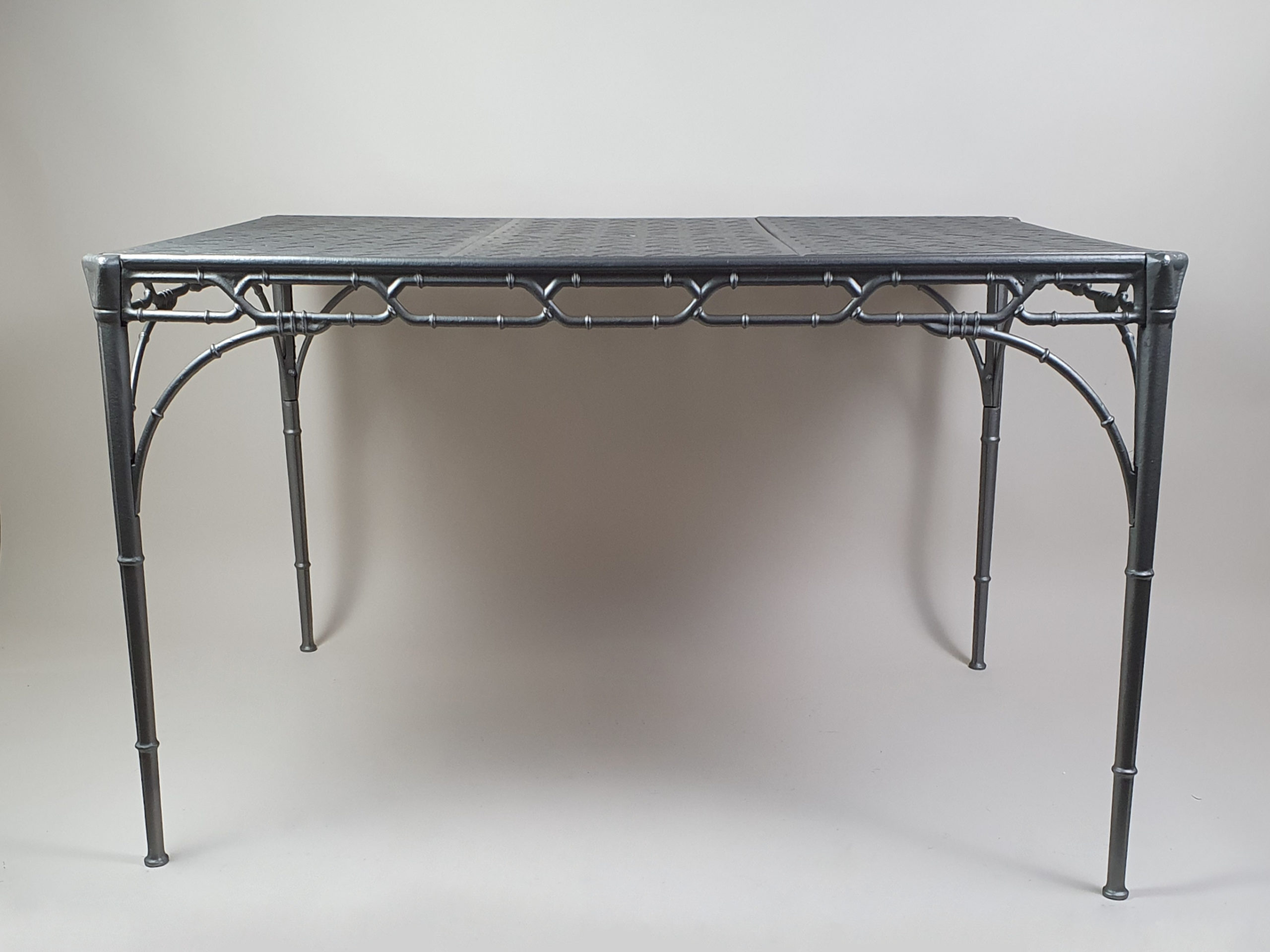 1970s faux bamboo aluminium Table with 6 Chairs, inspired by Brown Jordan in the Chinese Chippendale style