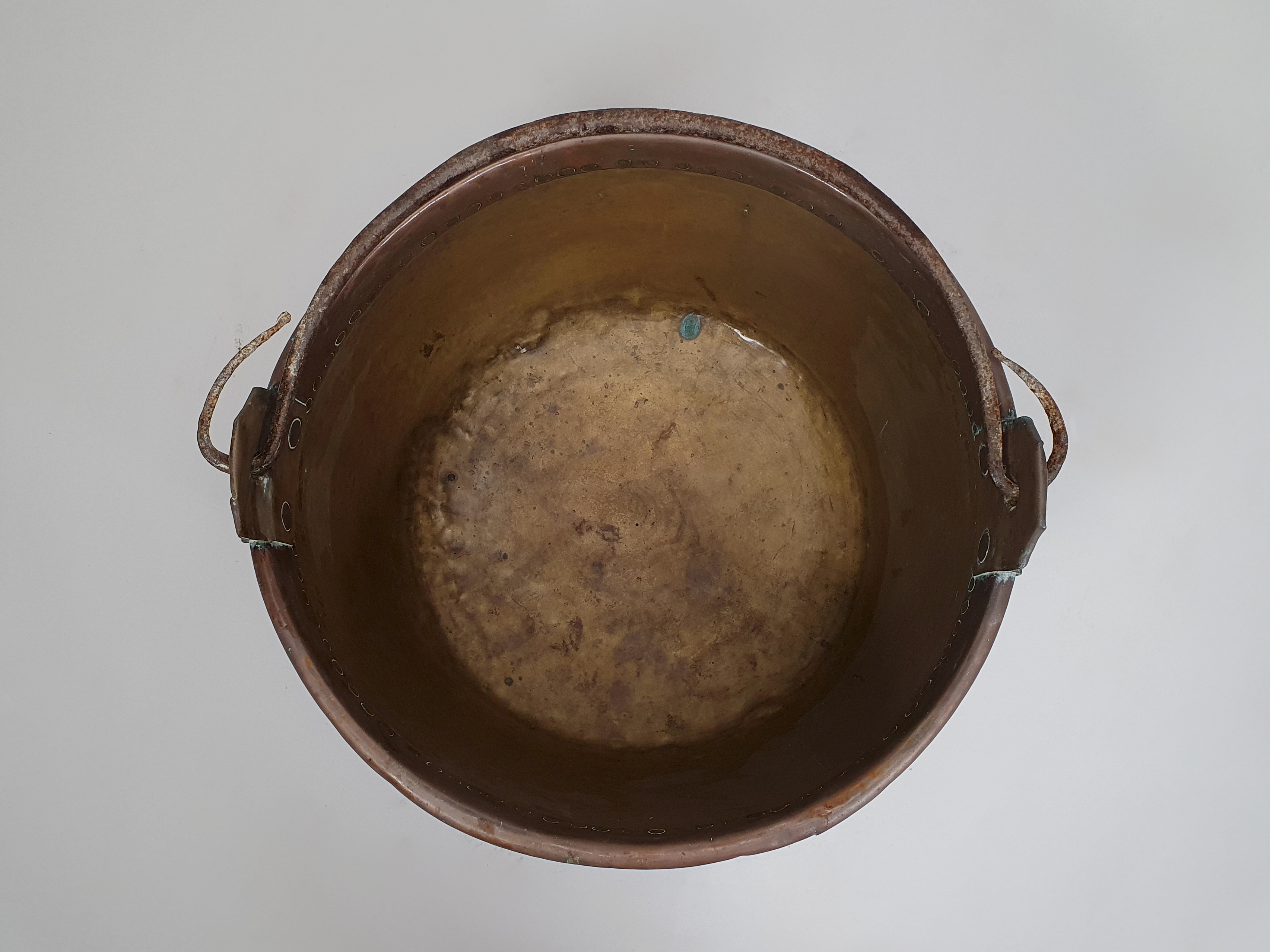Cauldron or Log Basket  inte