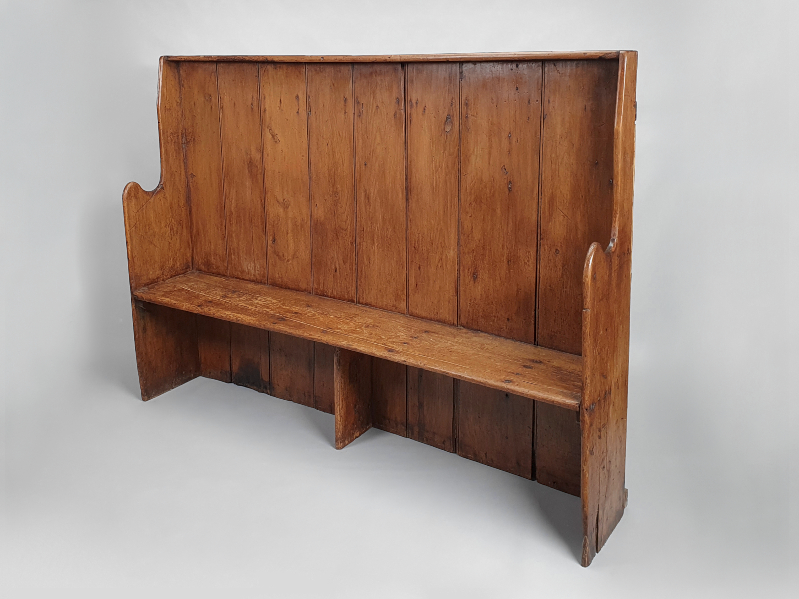settle bench side angle