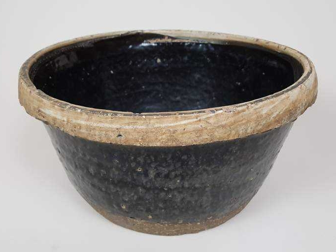 Pair of Slipware Bowls