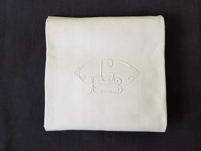 Individual White Monogrammed Linen Sheets