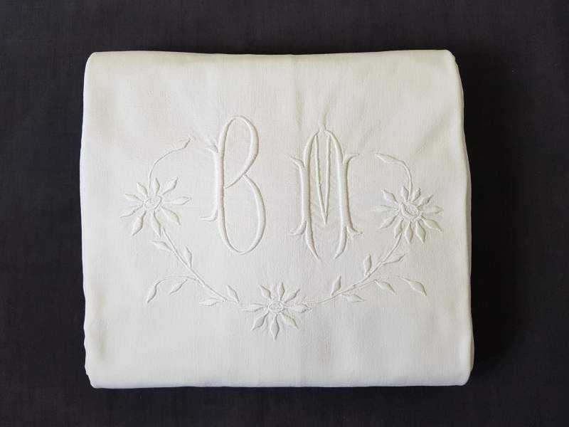Individual White Monogrammed Cotton Sheets