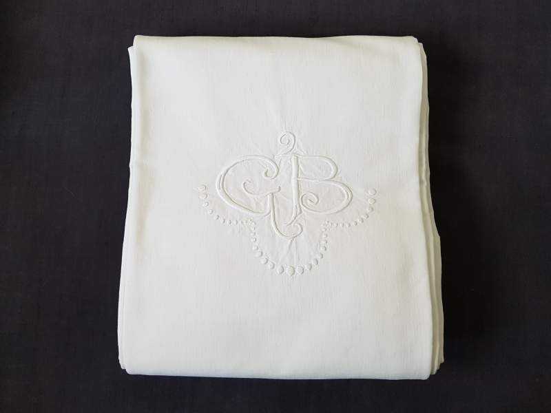 Individual White Monogrammed Cotton Sheets