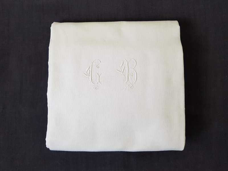 Individual White Monogrammed Linen Sheets