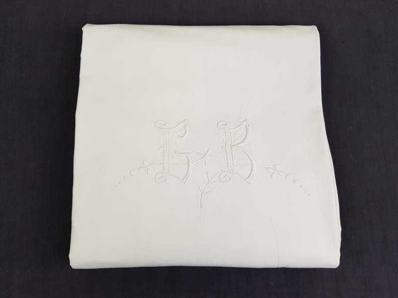 Individual White Monogrammed Cotton Sheets