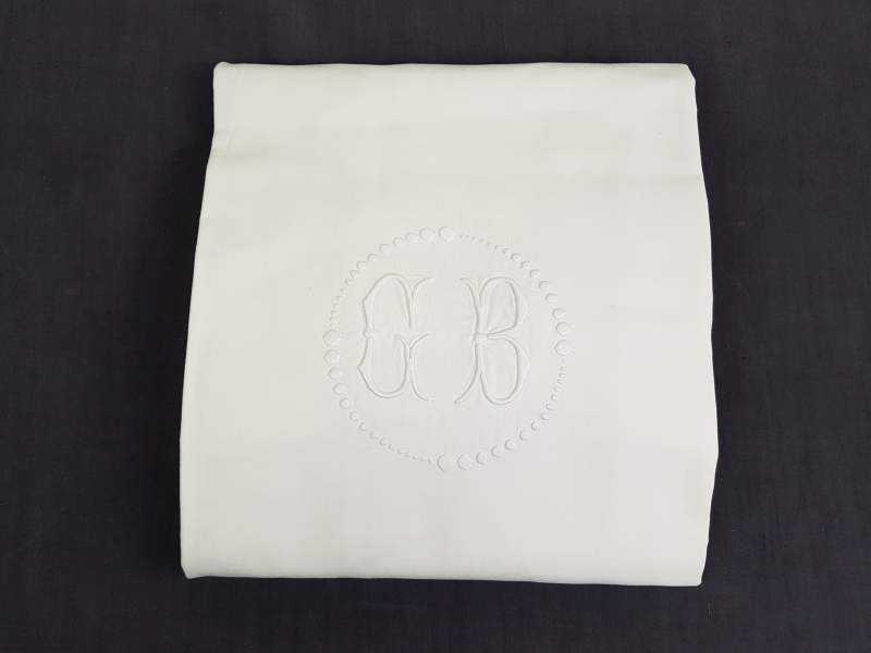 Individual White Monogrammed Cotton Sheets