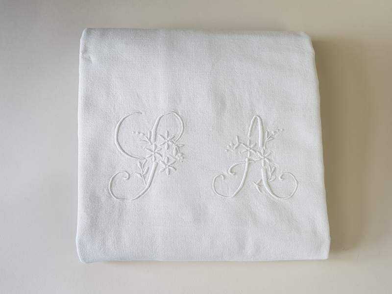 Individual White Monogrammed Cotton Sheets