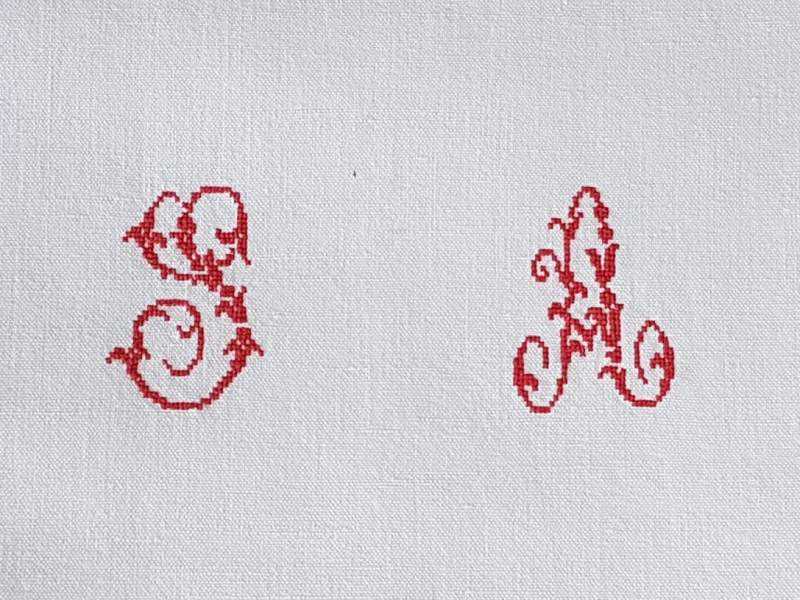 Individual White Monogrammed Linen Sheets