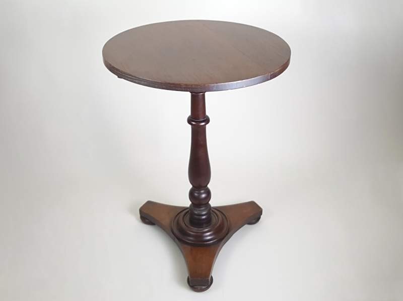 Georgian mahogany Pedestal Table