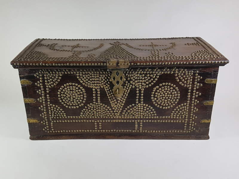 Zanzibar Chest