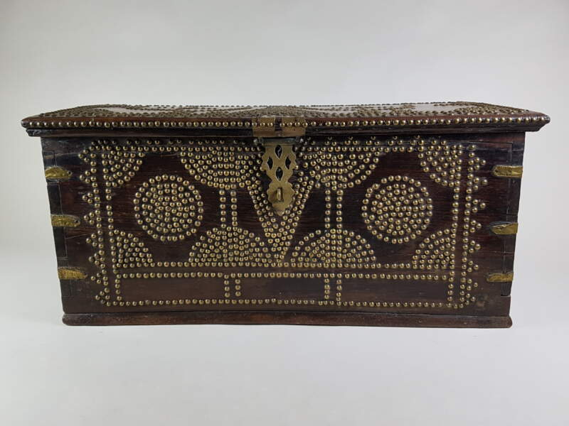 Zanzibar Chest
