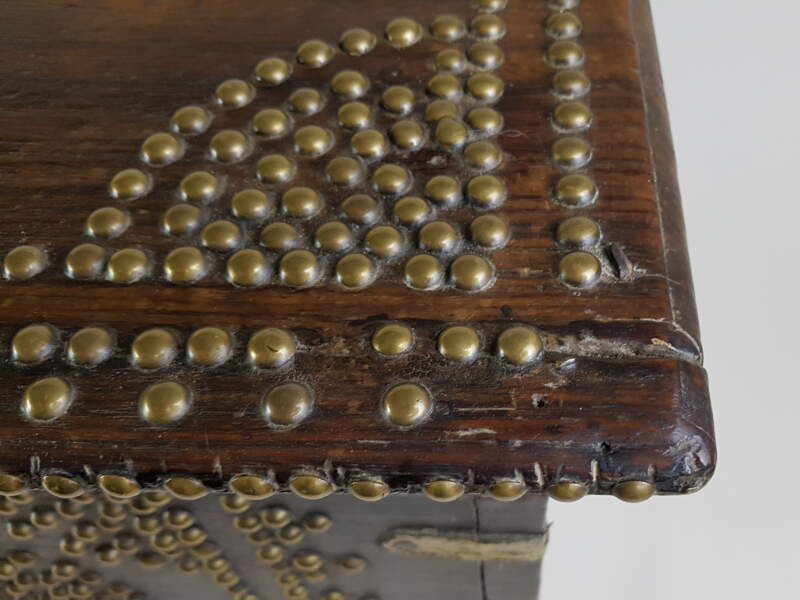 Zanzibar Chest