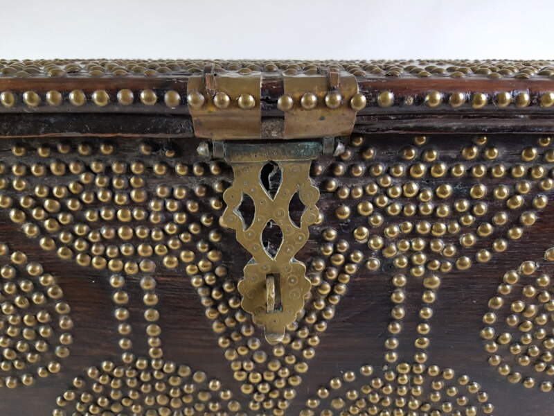 Zanzibar Chest