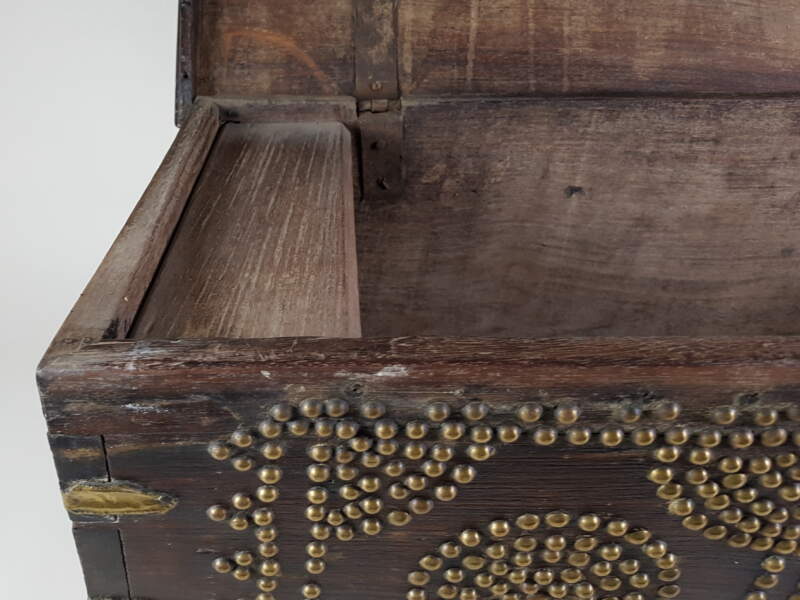 Zanzibar Chest