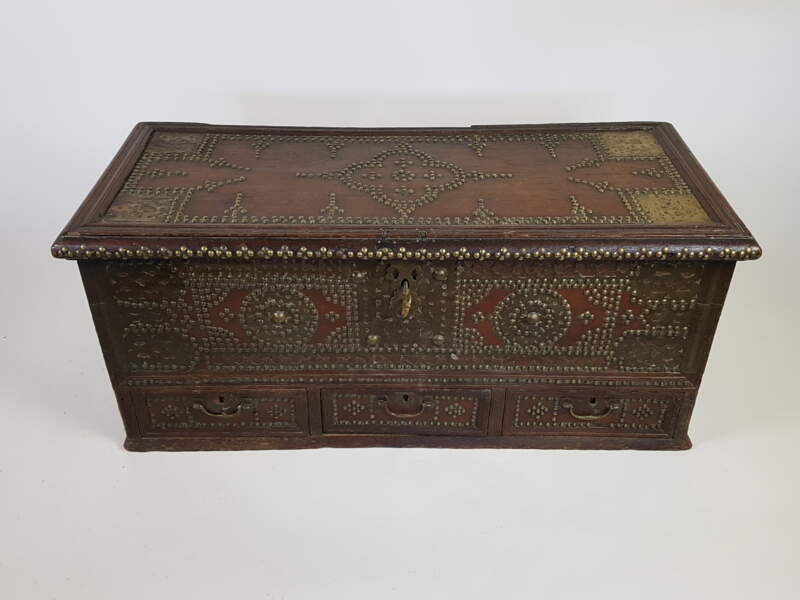 Zanzibar Chest
