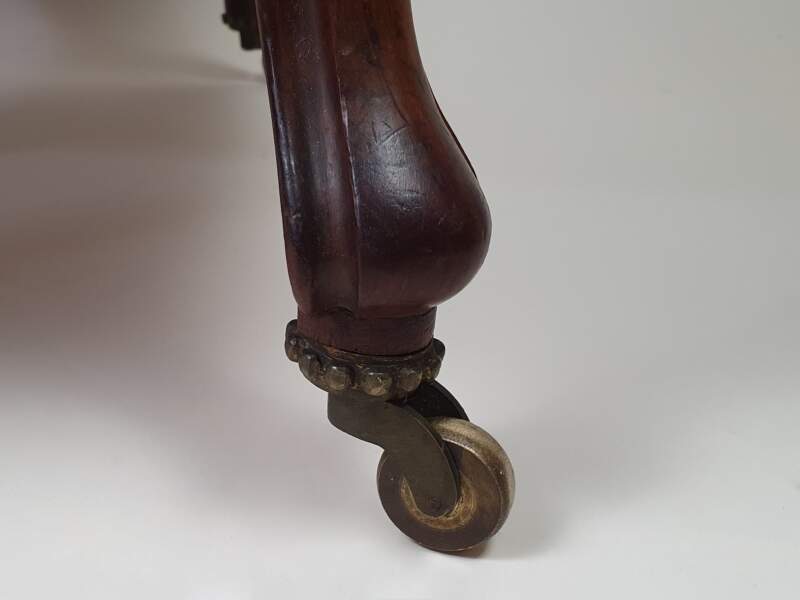 Napoleon III armchair recovered in linen