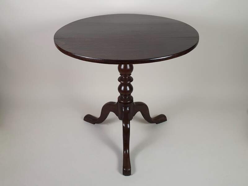Victorian Mahogany Tilt Top Table