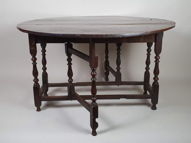English 17th century  oak Gate Leg Table