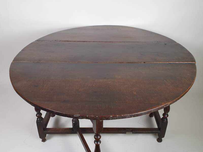 English 17th century  oak Gate Leg Table