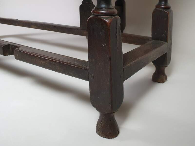 English 17th century  oak Gate Leg Table
