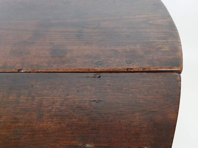 English 17th century  oak Gate Leg Table
