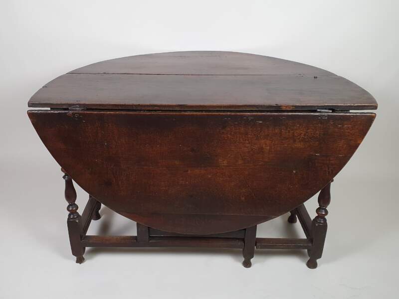 English 17th century  oak Gate Leg Table