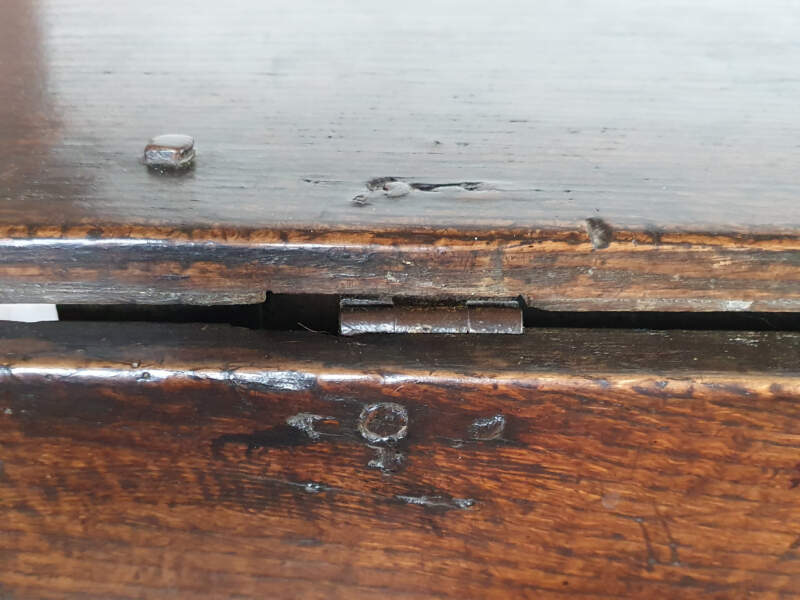 English 17th century  oak Gate Leg Table