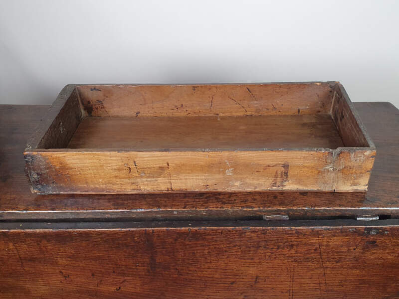 English 17th century  oak Gate Leg Table