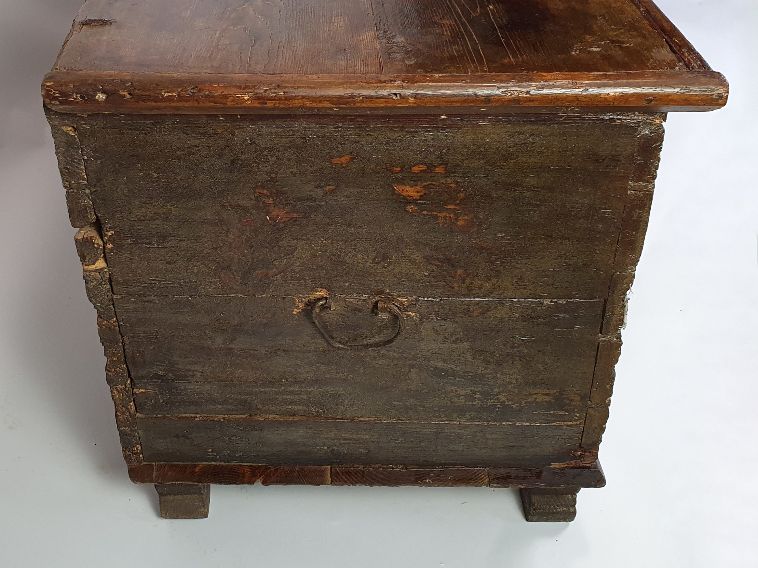 Normandy coffer with folk art design and original paint