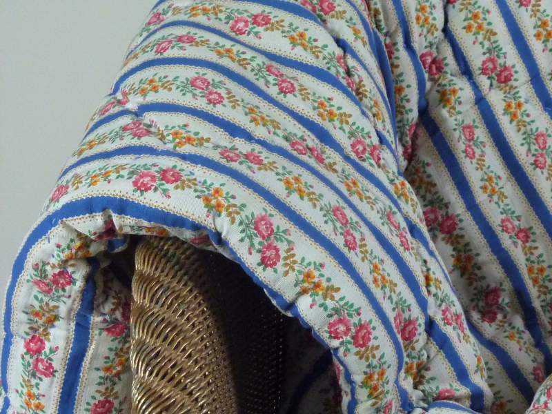 Quilt ~ French Boutis Floral Stripes