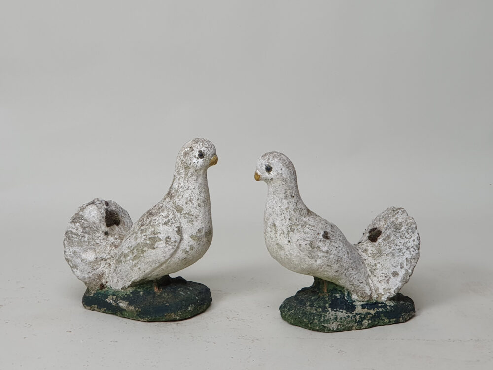 A pair of antique garden ornament Doves