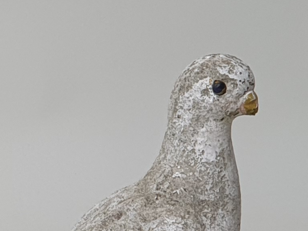 A pair of antique garden ornament Doves