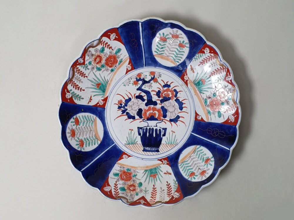 Large antique Ceramic Japanese Imari Display Plate