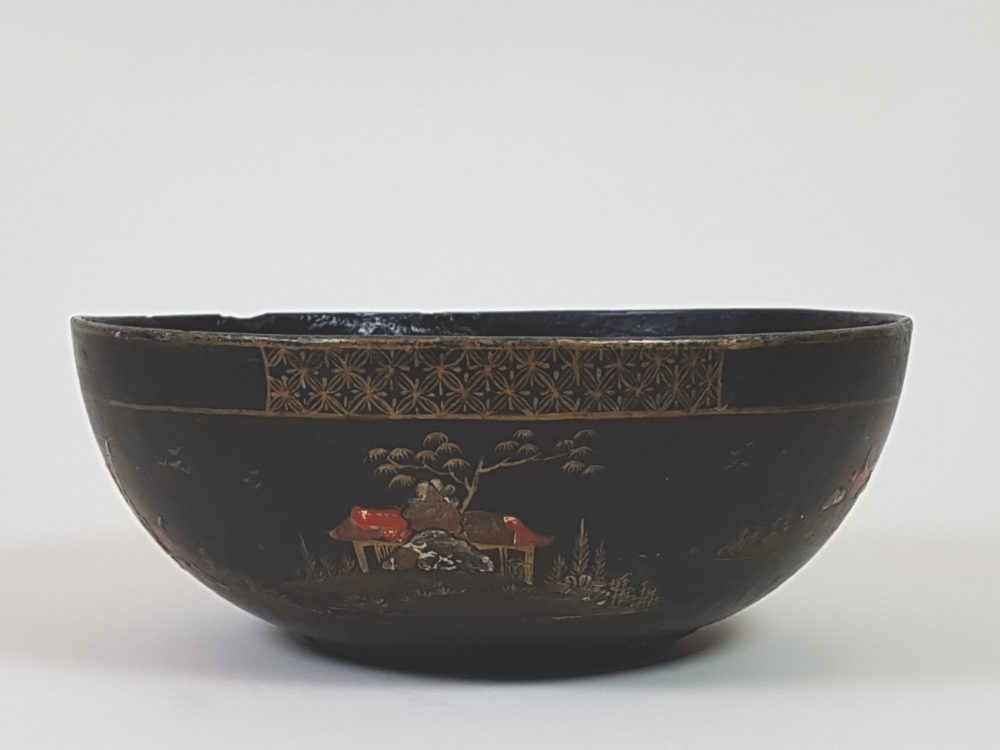Antique Chinoiserie black papier mâché Bowl