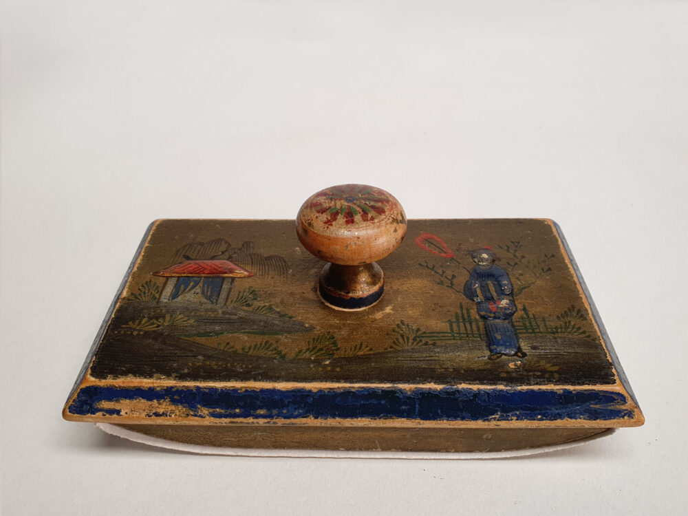 Antique Georgian chinoiserie wooden Ink Rocker Blotter for a desk