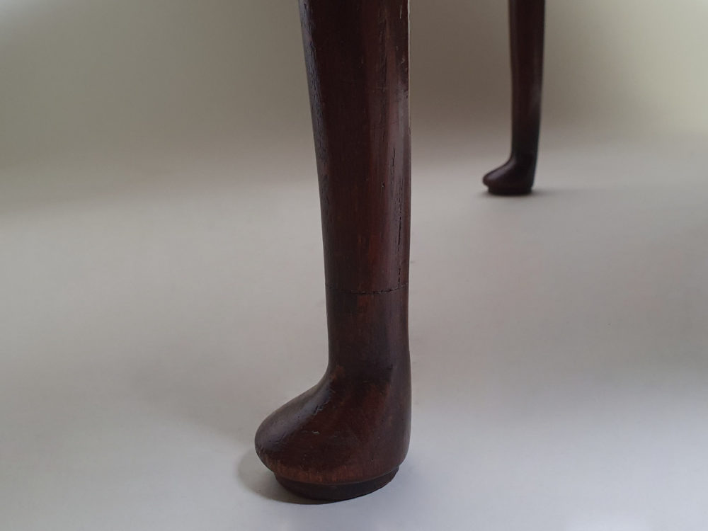 Antique Georgian mahogany oval drop leaf Table