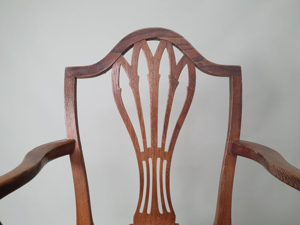 Antique Georgian oak Chair Hepplewhite style