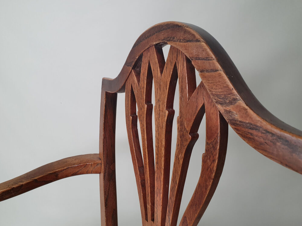 Antique Georgian oak Chair Hepplewhite style