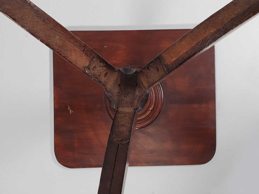 Antique Regency mahogany tripod Table
