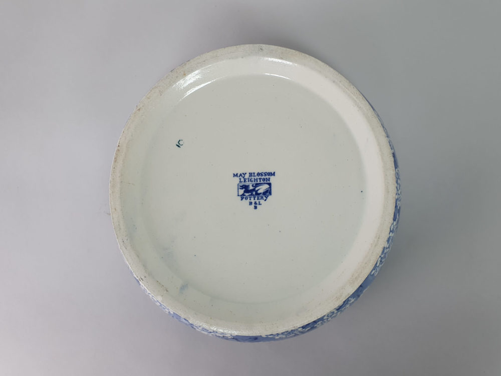 Antique ceramic ‘May Blossom’ blue and white transfer Pot