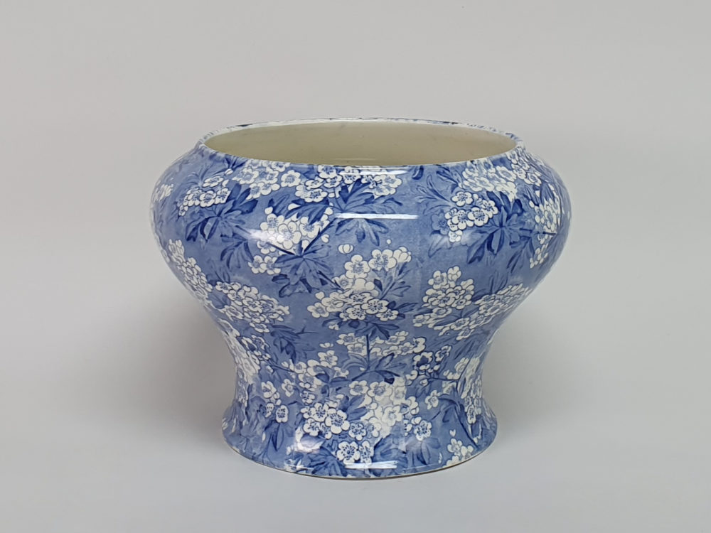Antique ceramic ‘May Blossom’ blue and white transfer Pot