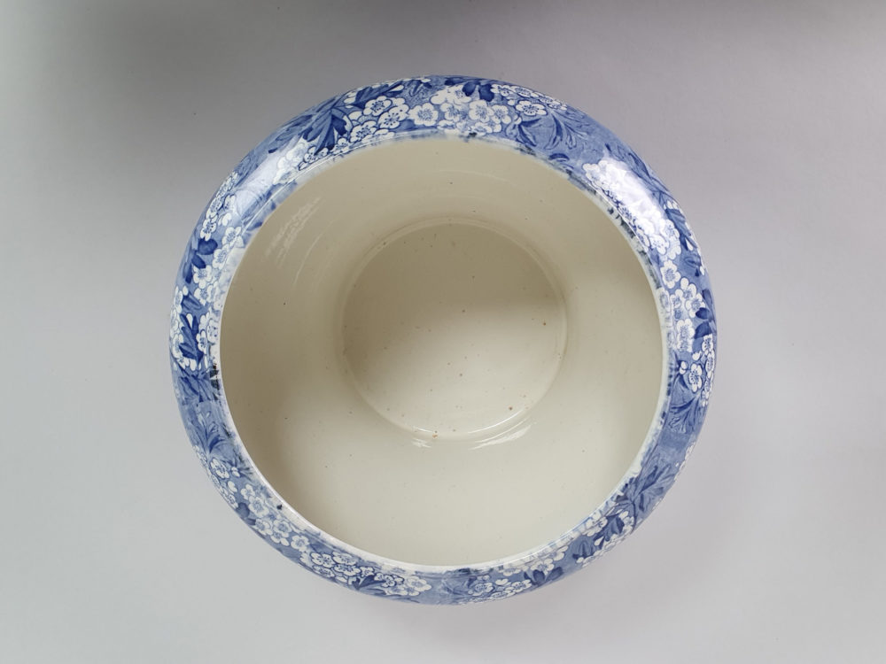 Antique ceramic ‘May Blossom’ blue and white transfer Pot