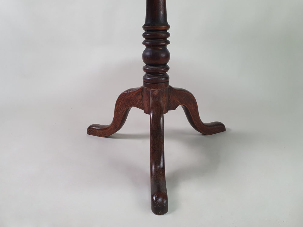 Large antique Georgian oak Tilt Top Table