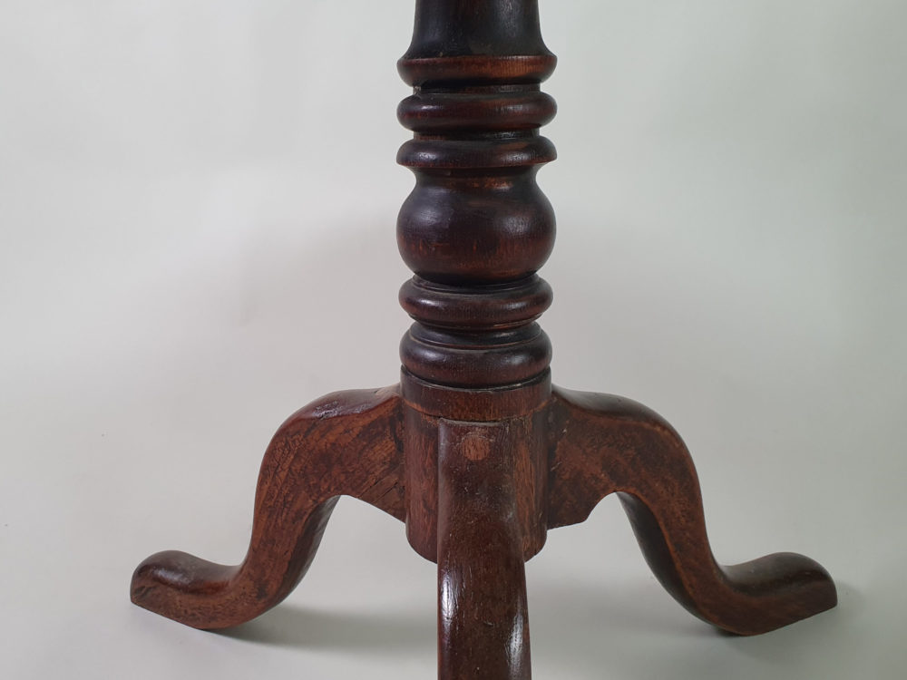 Large antique Georgian oak Tilt Top Table