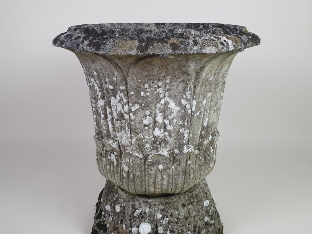 Large acanthus design well weathered composite Planter
